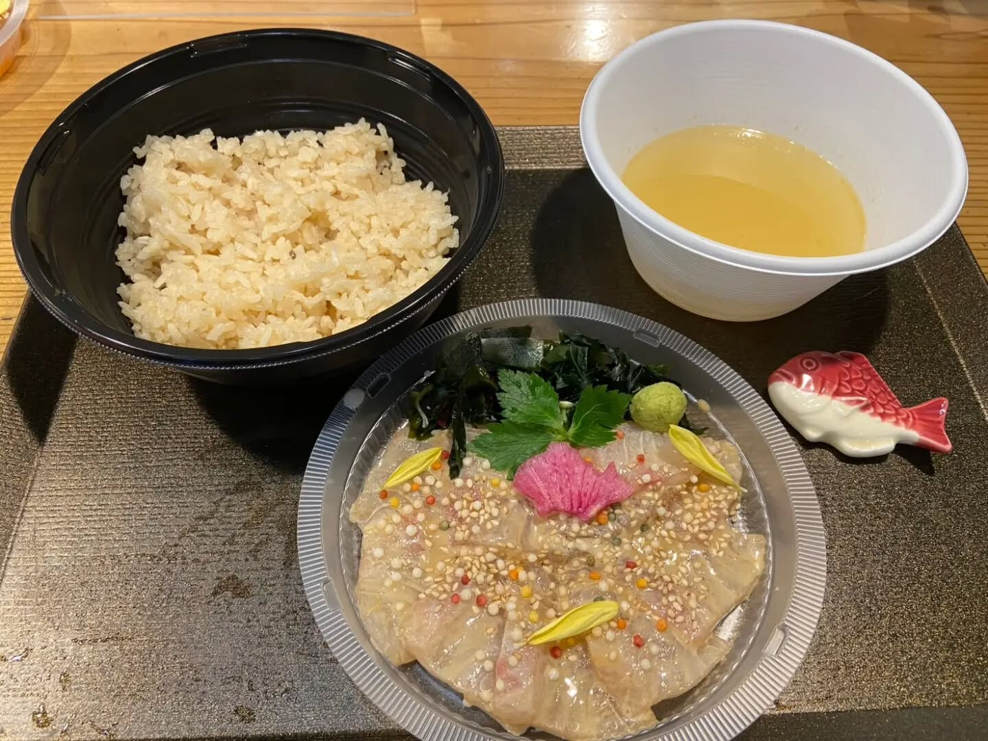 一度で二度美味しい、特製鯛胡麻茶漬け🐟