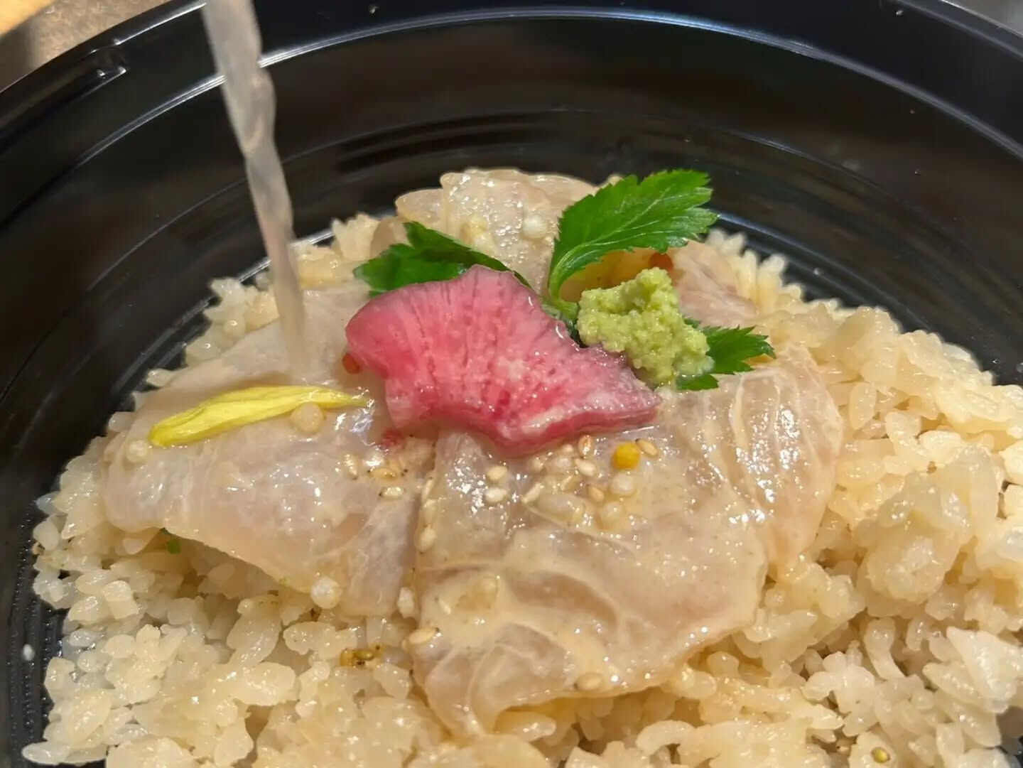 一度で二度美味しい、特製鯛胡麻茶漬け🐟